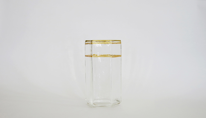 PRETTY PRETTY PLEASE<br />
2011 Ongoing<br />
Relics<br />
10 Hand-Blown Vases Made to Hold the 16 Flower Bouquets Arrangements Used to Replicate Each of the Last 16 Edouard Manet Painted Before Dying<br />
Variable Dimensions<br />
Unique<br />