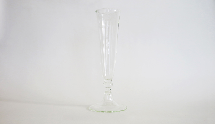 PRETTY PRETTY PLEASE<br />
2011 Ongoing<br />
Relics<br />
10 Hand-Blown Vases Made to Hold the 16 Flower Bouquets Arrangements Used to Replicate Each of the Last 16 Edouard Manet Painted Before Dying<br />
Variable Dimensions<br />
Unique<br />