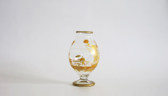 PRETTY PRETTY PLEASE<br />
2011 Ongoing<br />
Relics<br />
10 Hand-Blown Vases Made to Hold the 16 Flower Bouquets Arrangements Used to Replicate Each of the Last 16 Edouard Manet Painted Before Dying<br />
Variable Dimensions<br />
Unique<br />