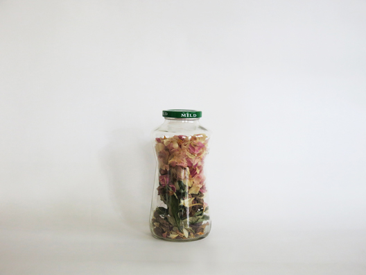 PRETTY PLEASE<br />
2011 Ongoing<br />
Relics<br />
16 Pace Picante Jars Holding the Potpourri Made from the Blossoms of the 16 Flower Bouquets Used to Replicate Each of the Last 16 Edouard Manet Painted Before Dying<br />
Variable Dimensions<br />
Unique<br />