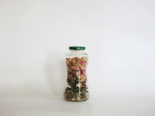 PRETTY PLEASE<br />
2011 Ongoing<br />
Relics<br />
16 Pace Picante Jars Holding the Potpourri Made from the Blossoms of the 16 Flower Bouquets Used to Replicate Each of the Last 16 Edouard Manet Painted Before Dying<br />
Variable Dimensions<br />
Unique<br />