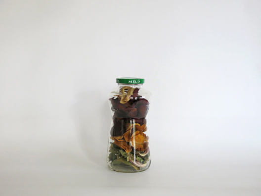 PRETTY PLEASE<br />
2011 Ongoing<br />
Relics<br />
16 Pace Picante Jars Holding the Potpourri Made from the Blossoms of the 16 Flower Bouquets Used to Replicate Each of the Last 16 Edouard Manet Painted Before Dying<br />
Variable Dimensions<br />
Unique<br />