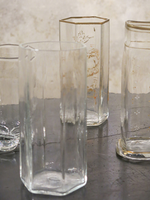 PRETTY PRETTY PLEASE<br />
2011 Ongoing<br />
Relic Detail<br />
Table: 4 of 10 Hand-Blown Vases Made to Hold the 16 Flower Bouquets Arrangements Used to Replicate Each of the Last 16 Edouard Manet Painted Before Dying Displayed on a 19th Century Portuguese Table<br />
Variable Dimensions<br />