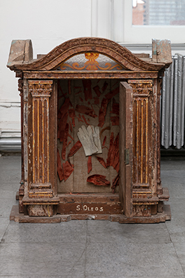 PRAY FOR ME –POPE FRANCIS I<br />
2014 Ongoing<br />
C-Prints of 17th Century Monk Chairs Positioned to Replicate One of 10 Painted Portraits of Popes and Reproduced to the Exact Dimensions of Each Cited Painting<br />
Variable Dimensions