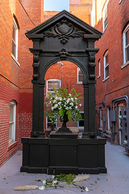 DONATION: Winter<br />
2020 Ongoing<br />Replicated Niche from the Metropolitan Museum of Art Lobby That Has Been Replenished on the Seasonal Equinoxes and Solstices with Fresh Flowers Left for Viewers to Dismantle<br />
Variable Dimensions