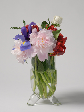 PLEASE DEUX<br />
(ROSES, OEILLETS, PENSEES)<br />
2011 Ongoing<br />
C-Print of a Hand Blown Glass Vase and Fresh Flowers Arranged to Replicate<br />
One of the 16 Last Paintings Edouard Manet Painted Before Dying<br />
12 7/8” x 9 5/8” <br />